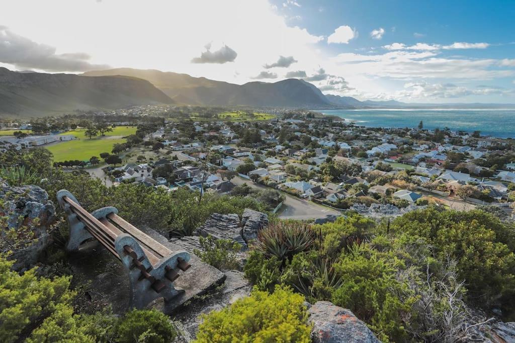 Mountain And Sea Cottage Hermanus Eksteriør bilde