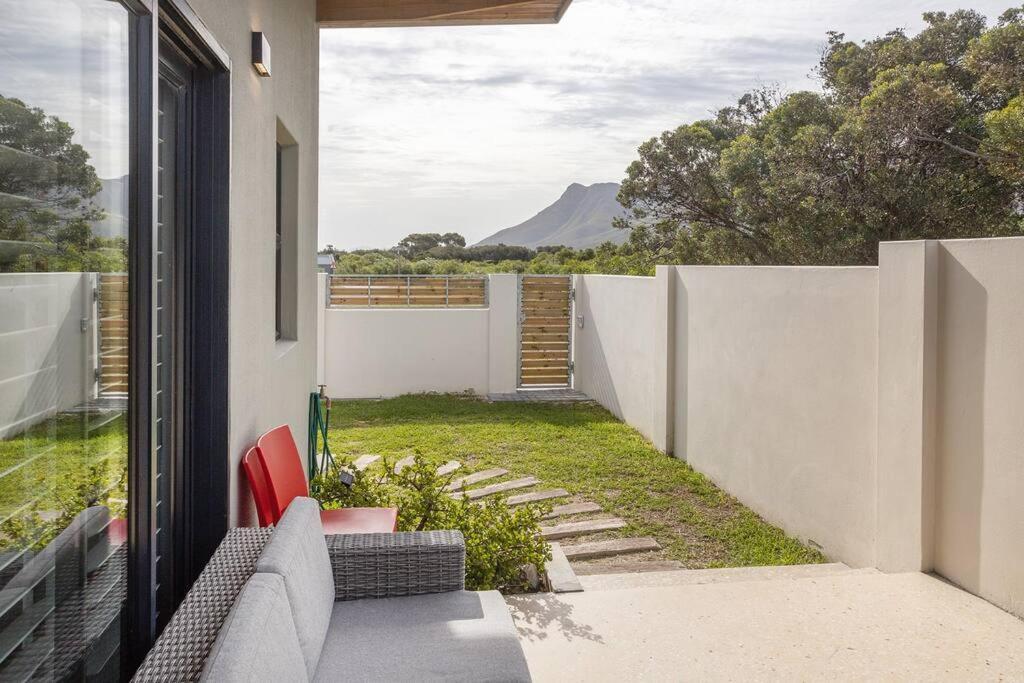 Mountain And Sea Cottage Hermanus Eksteriør bilde